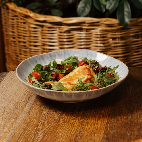 Жареный Халлуми с томатами и руколой